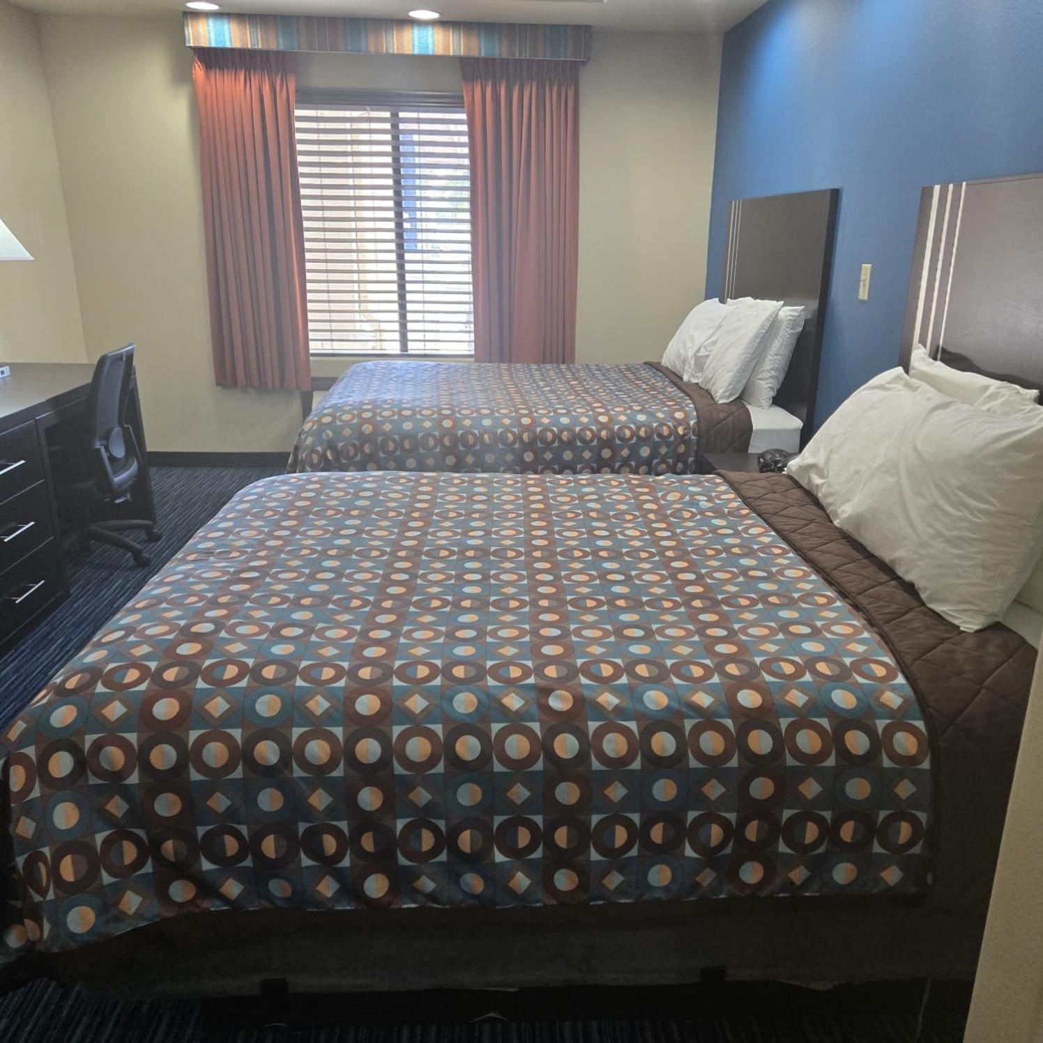 Karnes City Lodge Bagian luar foto