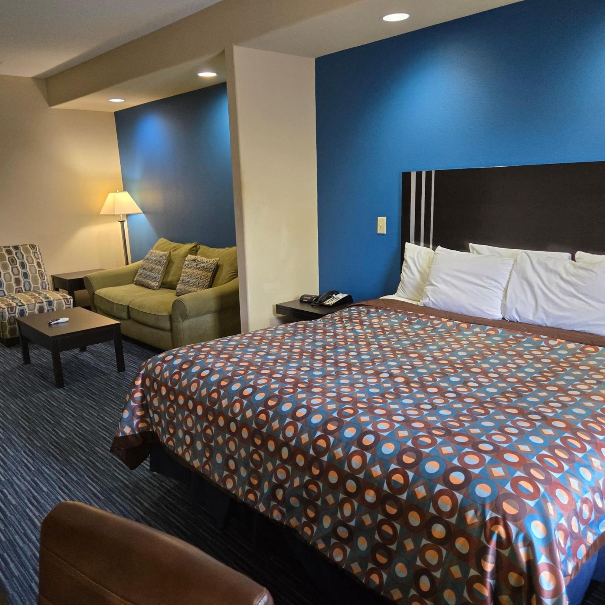Karnes City Lodge Bagian luar foto