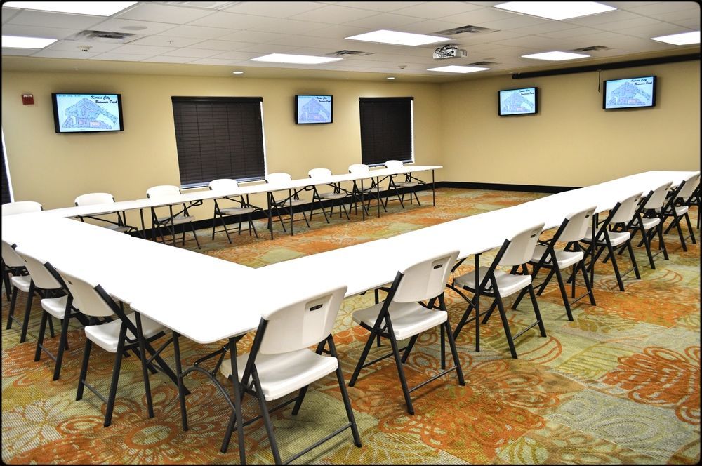 Karnes City Lodge Bagian luar foto